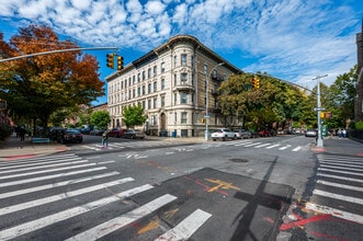 129 Macdonough St in Brooklyn, NY - Building Photo - Building Photo