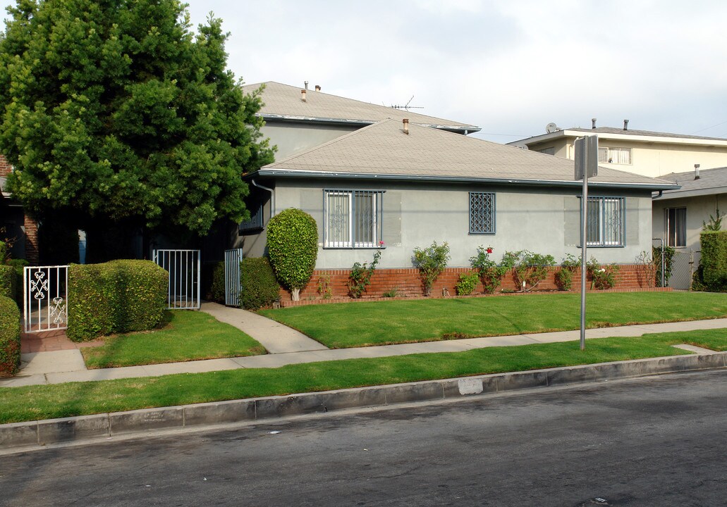 835 Austin Ave in Inglewood, CA - Building Photo