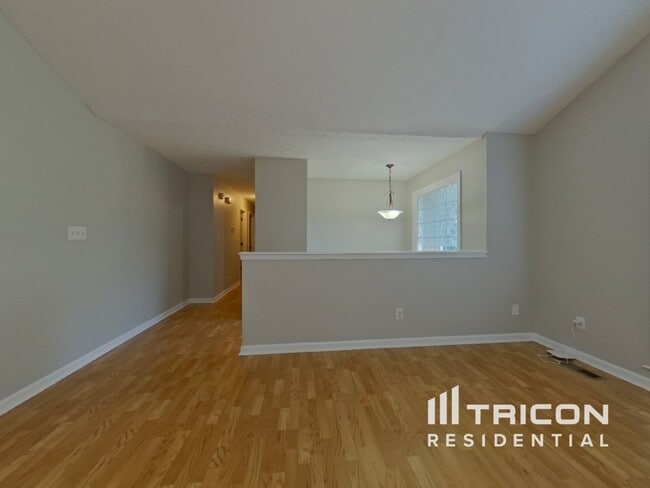 property at 3272 Greenhill Ct