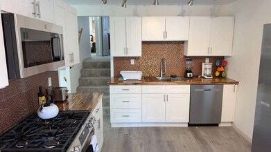 2260 Danelle Ct in Florissant, MO - Building Photo - Building Photo