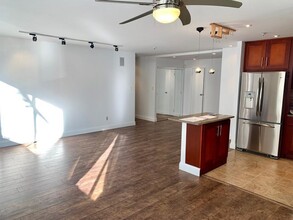 10 Canterbury Rd in Great Neck, NY - Building Photo - Building Photo
