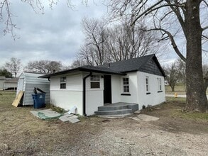 620 E 14th St in Carthage, MO - Foto de edificio - Building Photo
