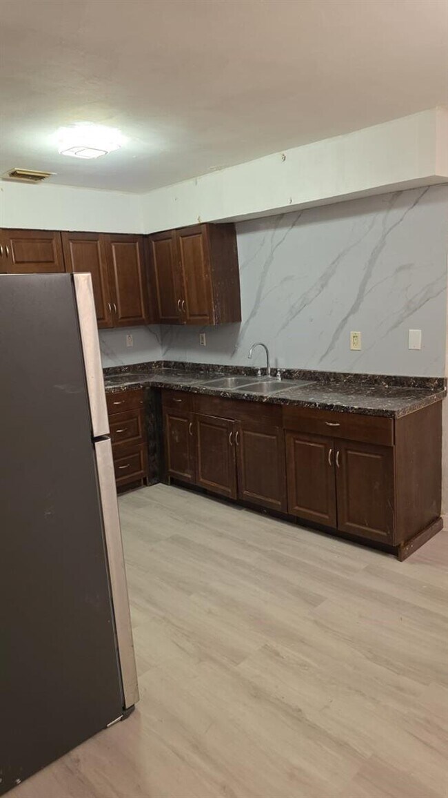 1381 NE 144th St in Miami, FL - Building Photo - Building Photo