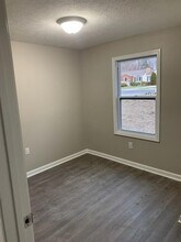 2064 Beach Dr in Akron, OH - Building Photo - Building Photo
