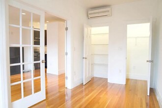 254 Newbury St, Unit 1 in Boston, MA - Foto de edificio - Building Photo