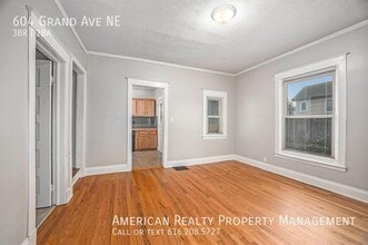 604 Grand Ave NE in Grand Rapids, MI - Building Photo - Building Photo