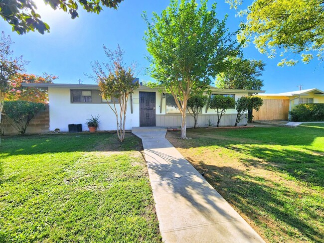 1009 Shattuck Ave in Bakersfield, CA - Building Photo - Building Photo