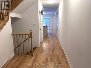 19 Waterfront Cres in Whitby, ON - Building Photo - Building Photo