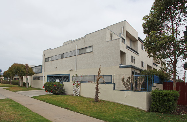 The Courtyard Apartments in Imperial Beach, CA - Building Photo - Building Photo