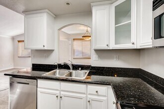 5054 Los Morros Way in Oceanside, CA - Building Photo - Building Photo