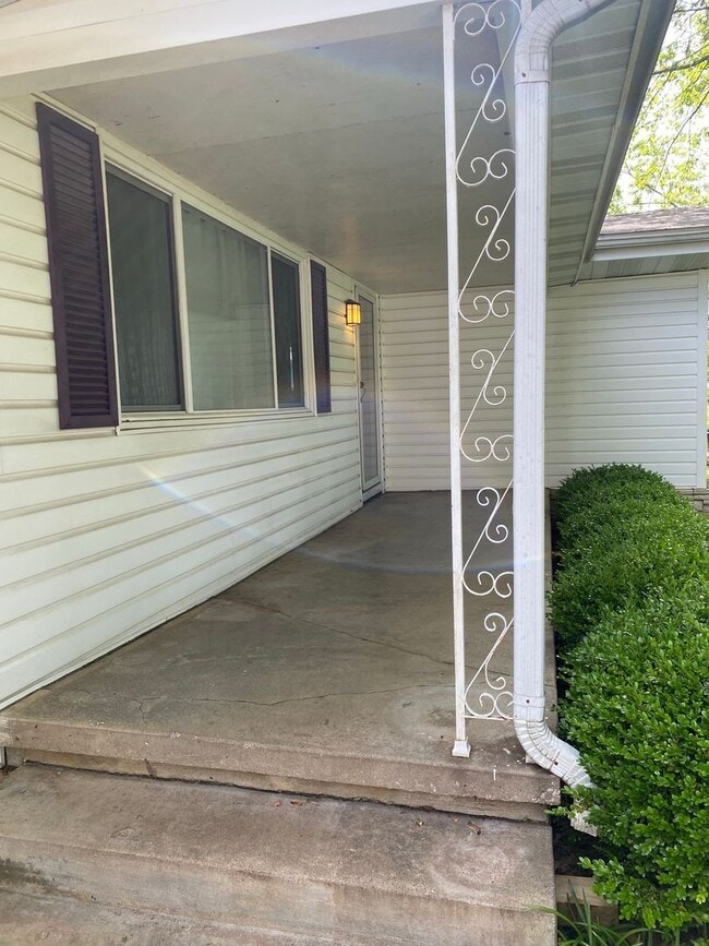 2663 E Stanford St in Springfield, MO - Building Photo - Building Photo