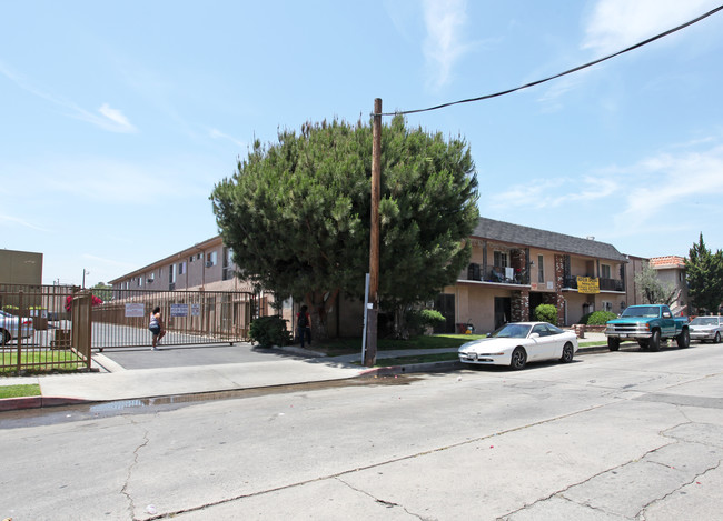 Columbus Martinique Apartments in North Hills, CA - Building Photo - Building Photo