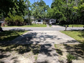 3304 Phyllis St in Jacksonville, FL - Foto de edificio - Building Photo