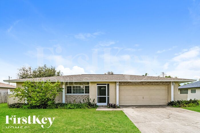 222 SE 26th St in Cape Coral, FL - Building Photo
