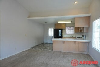 205 Peters St in Wasco, CA - Building Photo - Building Photo