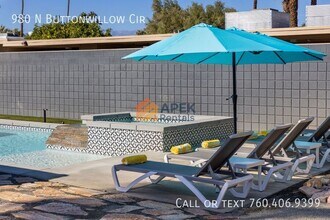 980 N Buttonwillow Cir in Palm Springs, CA - Building Photo - Building Photo