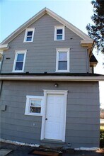 300 S 9th St-Unit -2 (2nd Fl) in Lehighton, PA - Building Photo - Building Photo