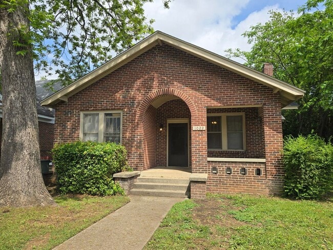 property at 1029 Kinard Ct