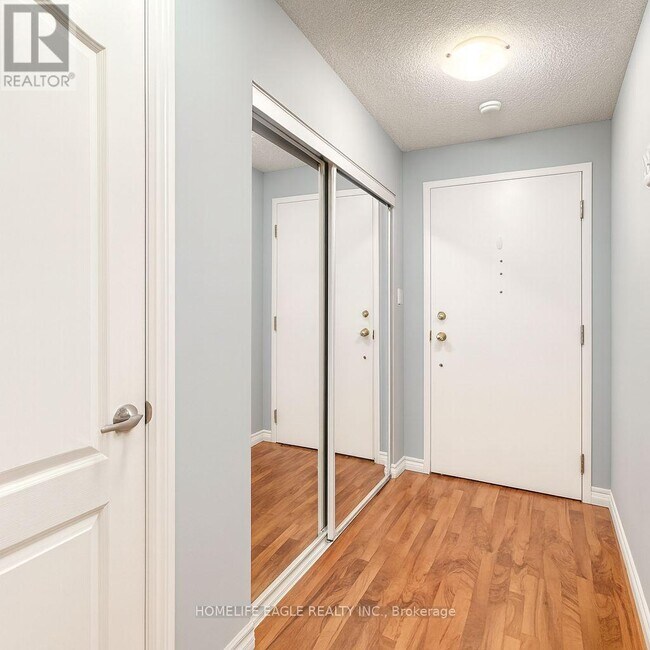 135 James St S in Hamilton, ON - Building Photo - Building Photo