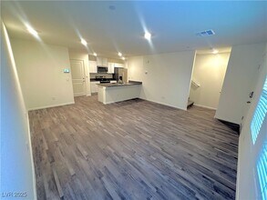 6108 Hibiscus Gdn St in North Las Vegas, NV - Building Photo - Building Photo