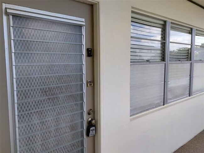 property at 2903 Victoria Cir