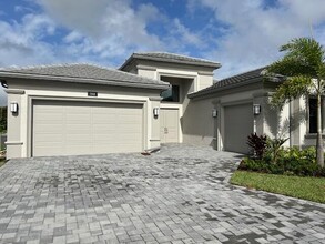 11068 Gln Orch Ln in Boynton Beach, FL - Building Photo - Building Photo