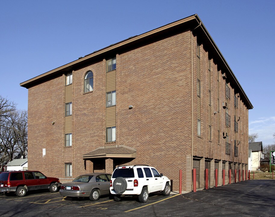 Campus Square in St. Cloud, MN - Building Photo