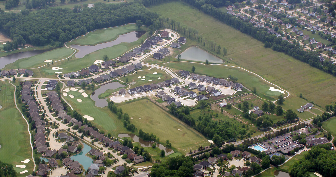 Red Tail in Avon, OH - Building Photo