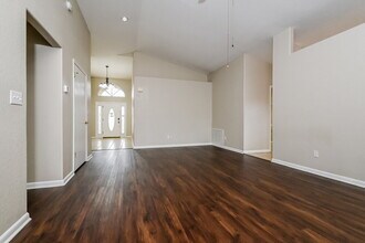 1411 Forsyth Way in Brandon, FL - Building Photo - Building Photo