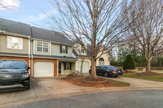 4 Hudson Cir in Greensboro, NC - Building Photo - Building Photo