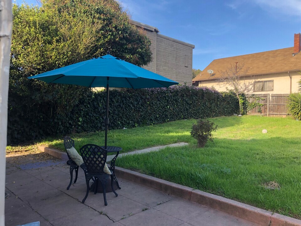 4056 Santa Rita St in Oakland, CA - Foto de edificio