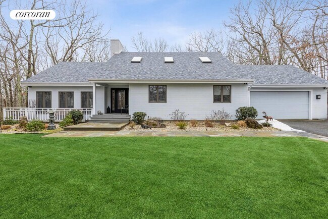 property at 34 Rolling Hill Ct W