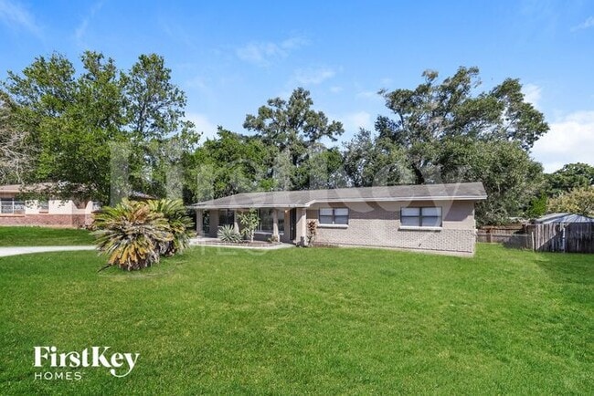 property at 3408 E Knollwood St