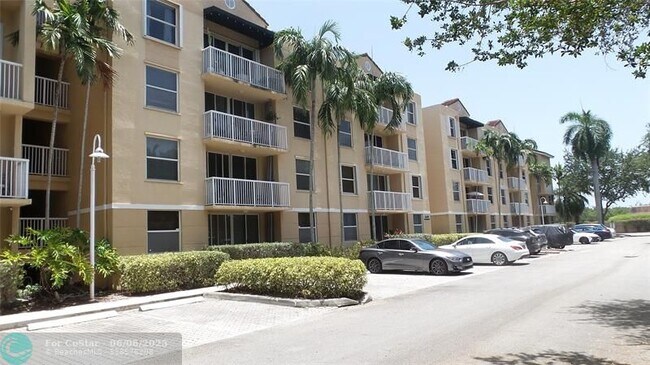 649 E Sheridan St in Dania Beach, FL - Building Photo - Building Photo