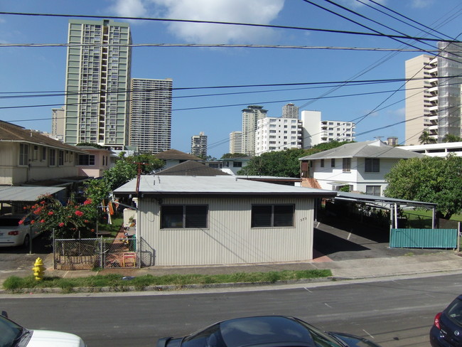 573 Lauiki St in Honolulu, HI - Foto de edificio - Building Photo