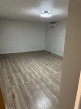 645 W 12th St, Unit A in Lakeland, FL - Foto de edificio - Building Photo