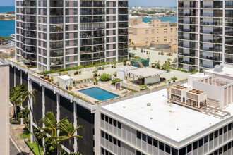 Harbor Square in Honolulu, HI - Foto de edificio - Building Photo