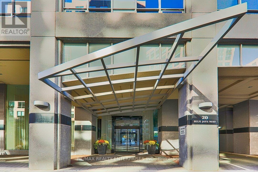 20-1520 Blue Jays Way in Toronto, ON - Building Photo