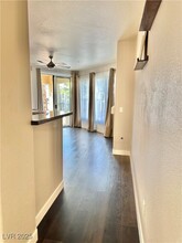 7119 Durango Dr in Las Vegas, NV - Building Photo - Building Photo