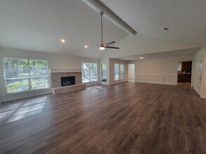 10403 Pinehurst Dr in Austin, TX - Building Photo - Building Photo