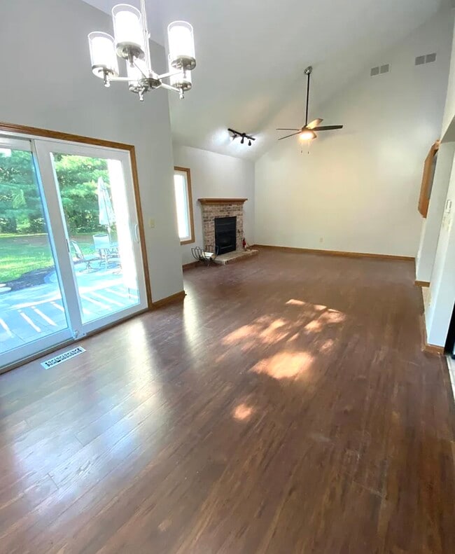 3101 E Stoll Rd in Lansing, MI - Building Photo - Building Photo