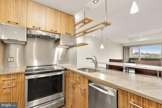 2501 M St NW in Washington, DC - Building Photo - Building Photo