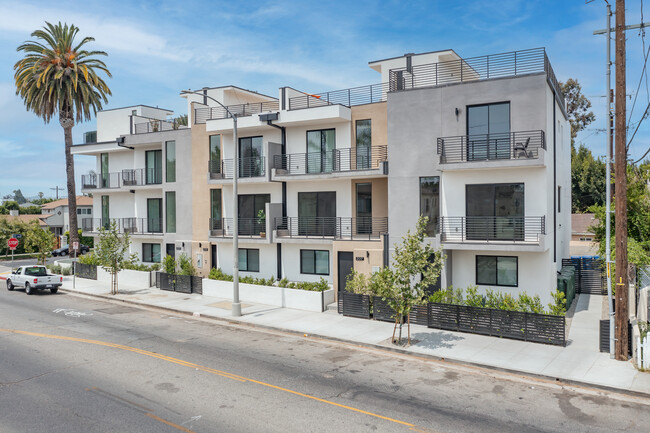 2021 S Redondo Blvd in Los Angeles, CA - Building Photo - Primary Photo