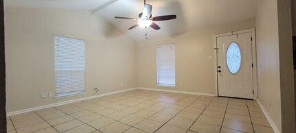 5244 Larcade Dr in Corpus Christi, TX - Building Photo - Building Photo