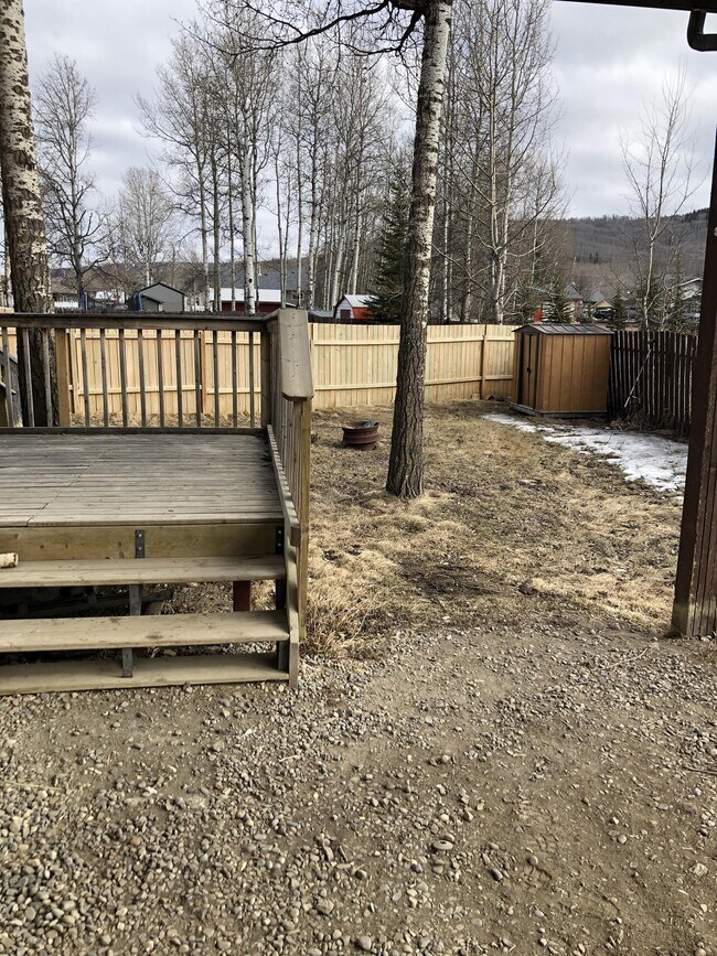 5202 43rd St NE in Chetwynd, BC - Building Photo - Building Photo