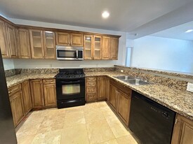 Berendo Terrace Apartment Homes in Los Angeles, CA - Building Photo