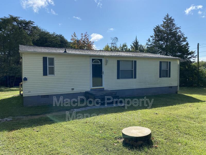 3611 Shirleys Hill Rd in Partlow, VA - Foto de edificio
