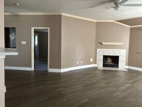 822 Willow W Dr in Houston, TX - Building Photo - Building Photo