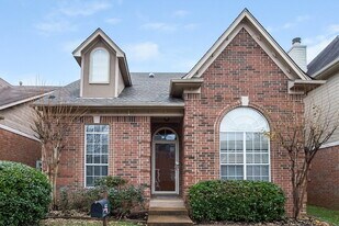 622 W Ashley Glen Cir in Memphis, TN - Building Photo