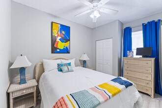 914 8th St N, Unit STUDIO in St. Petersburg, FL - Building Photo - Building Photo